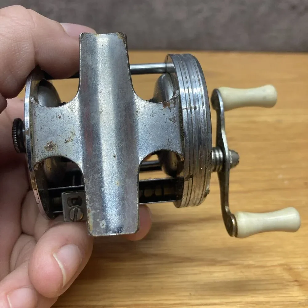Vintage‎ Bronson Fleetwing 2475 Baitcasting Fishing Reel
